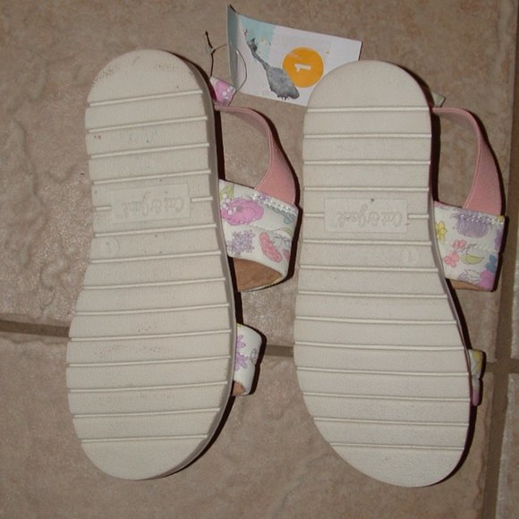 NEW Girls Sz 1 Contoured Footbed White Floral Straps Slip On Sandals - Picture 2 of 2